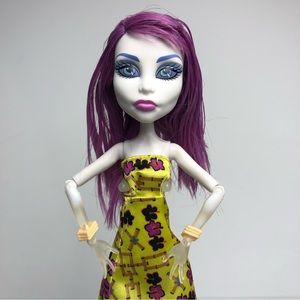 Monster High Ghouls Getaway Spectra Vondergeist Doll